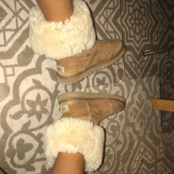 TALL UGGS - Picture 3 of 8